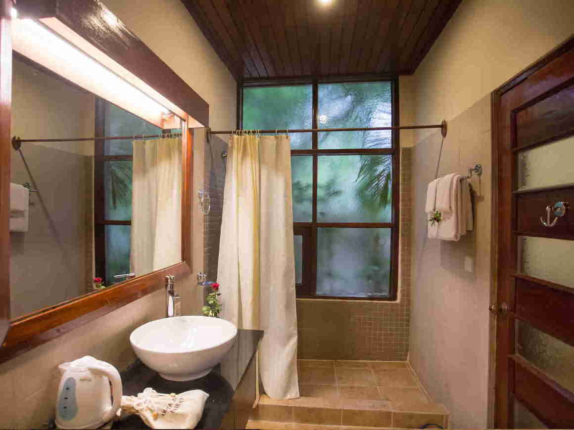 /images/room/amata-ngapali-resort-superior-room4.jpg